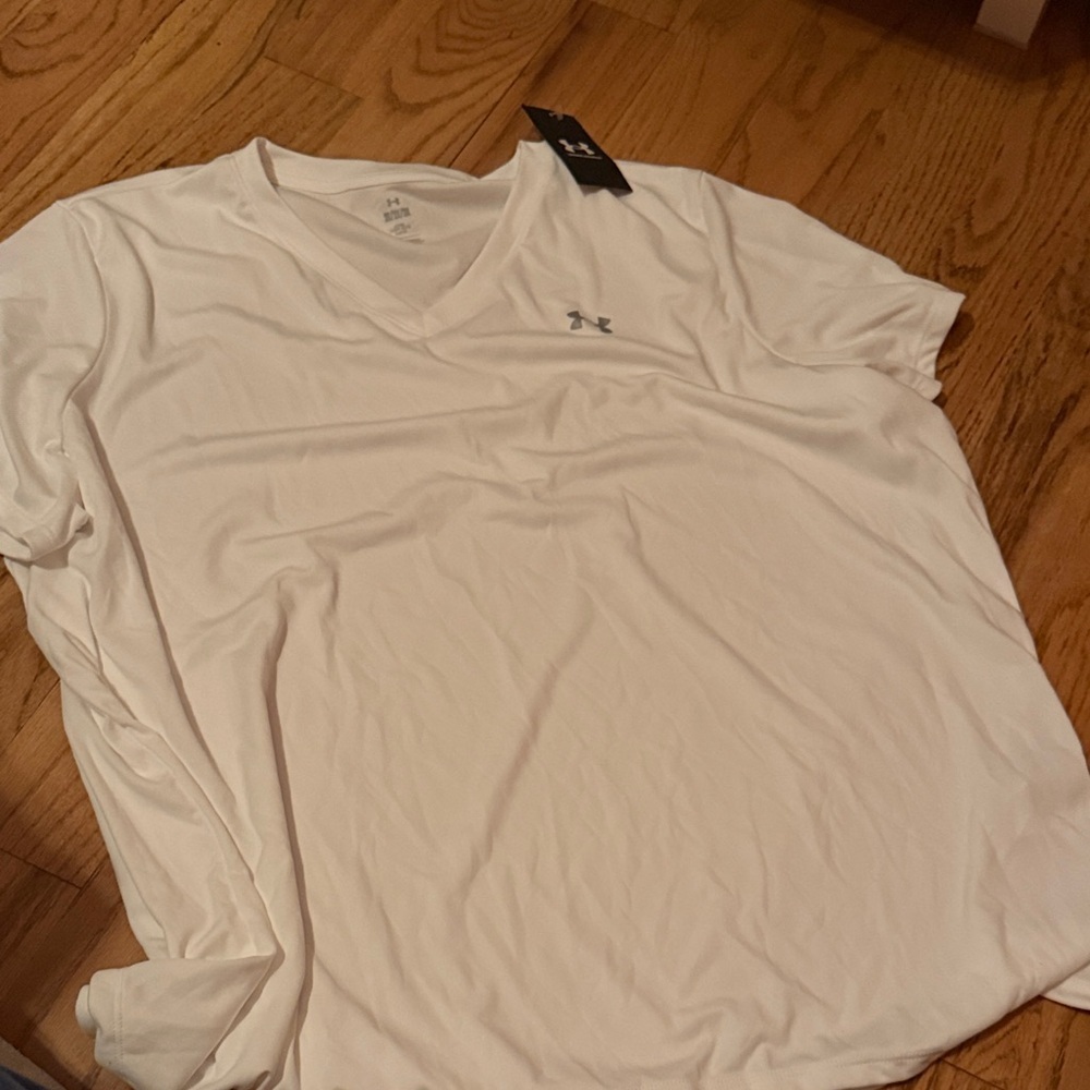 Under Armour Women's White V-Neck Tee